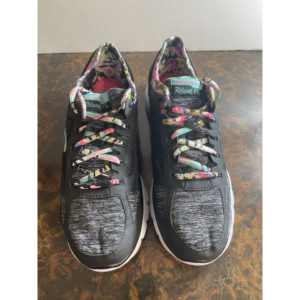 Skechers Black Relaxed Fit Women’s Sneakers Tie Multicolored size 10